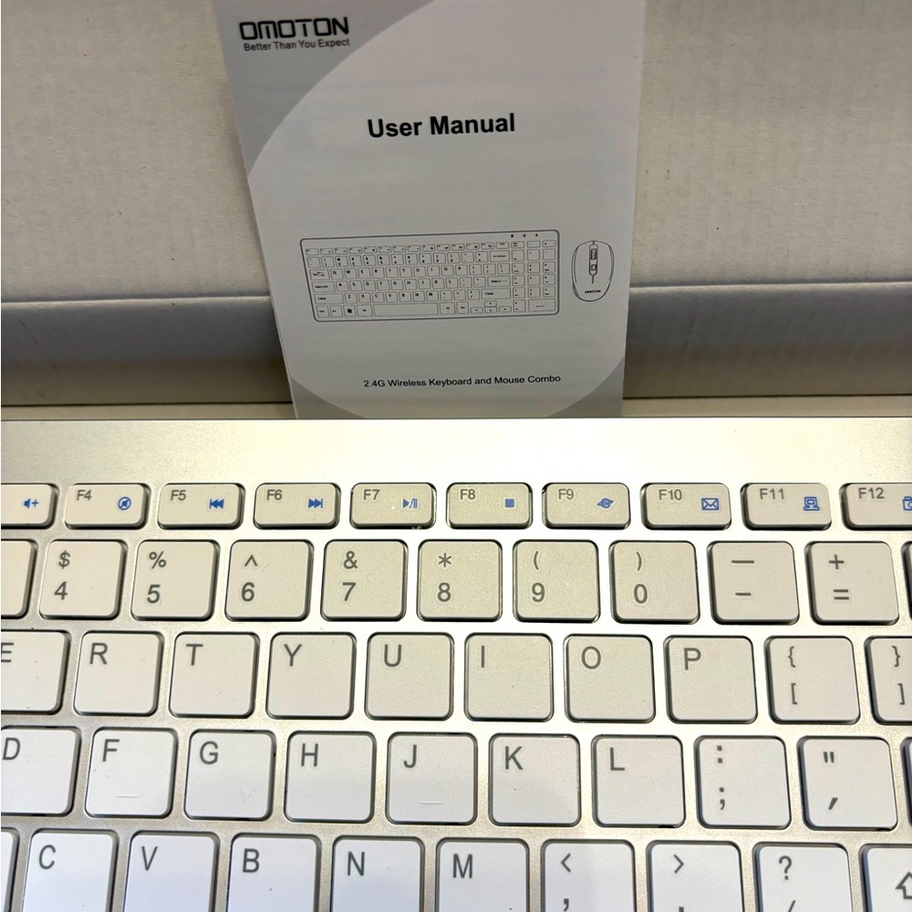 New In Box White Wireless Keyboard & Mouse - Picture 7 of 7